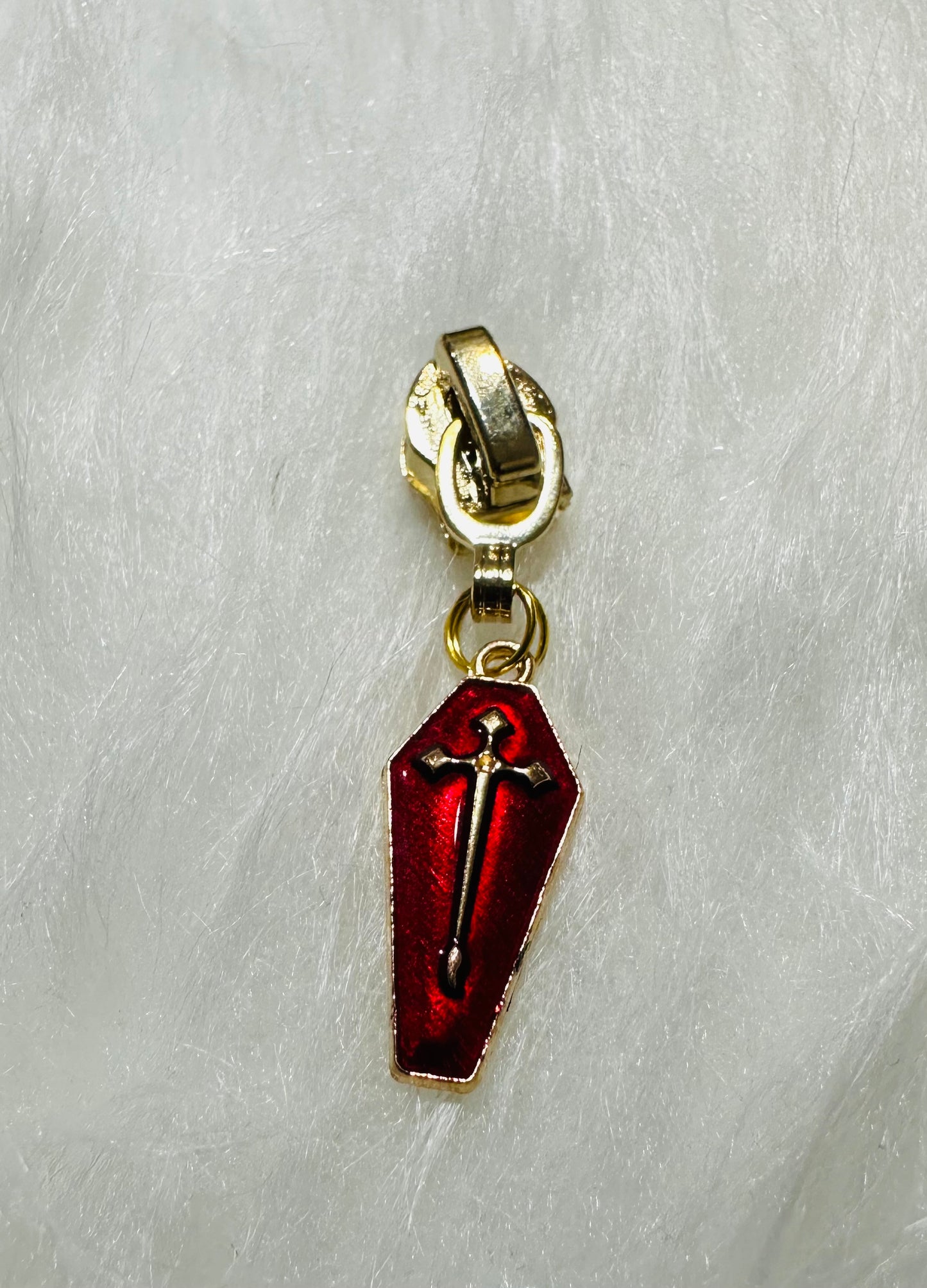 Red coffin pull